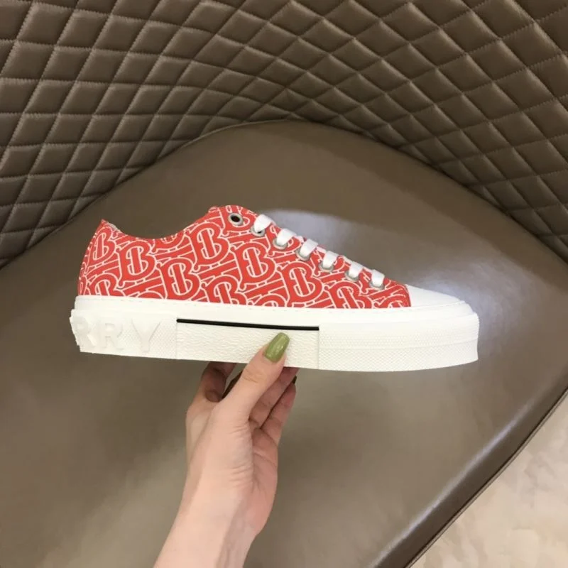 Burberry Low Shoes Original 17071