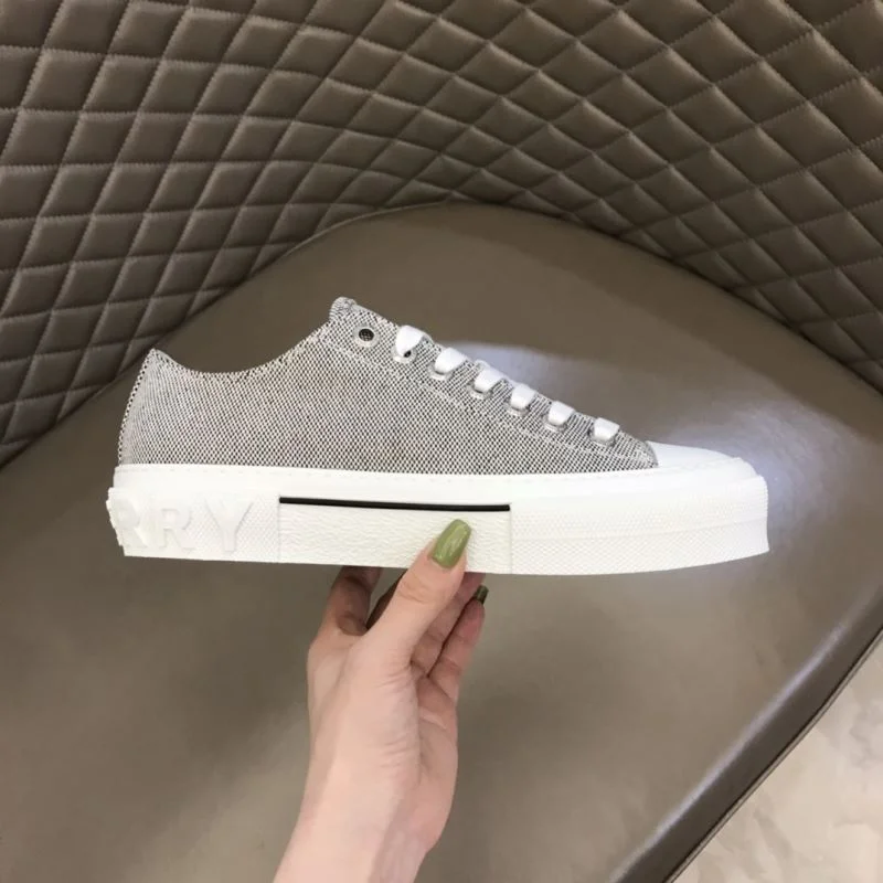 Burberry Low Shoes AllSeason 17018