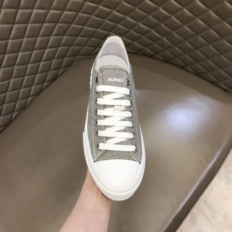 Burberry Low Shoes AllSeason 17018