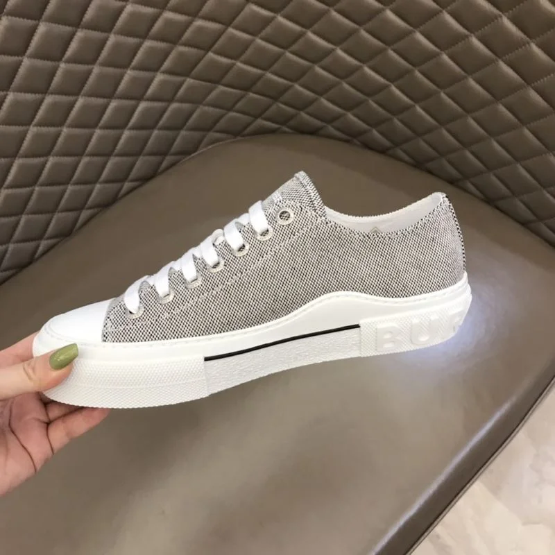 Burberry Low Shoes AllSeason 17018