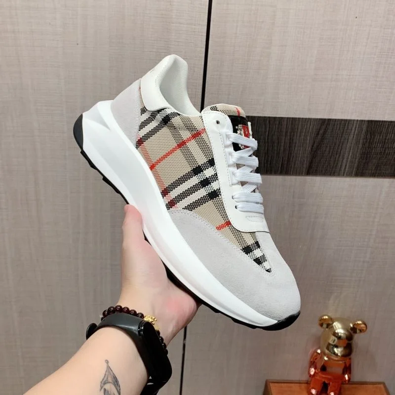 Burberry Low Shoes SmartChoice 17002