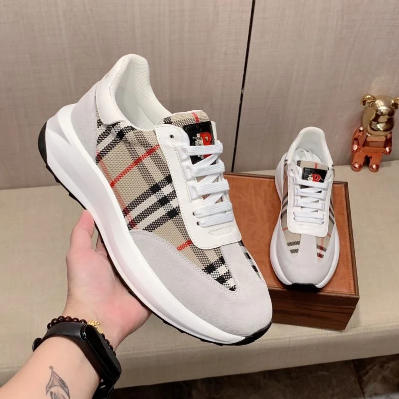 Burberry Low Shoes SmartChoice 17002