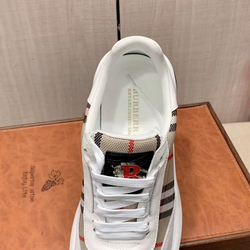 Burberry Low Shoes SmartChoice 17002