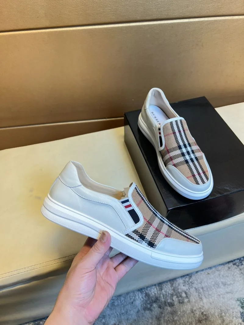 Burberry Low Shoes ZipUp 17229