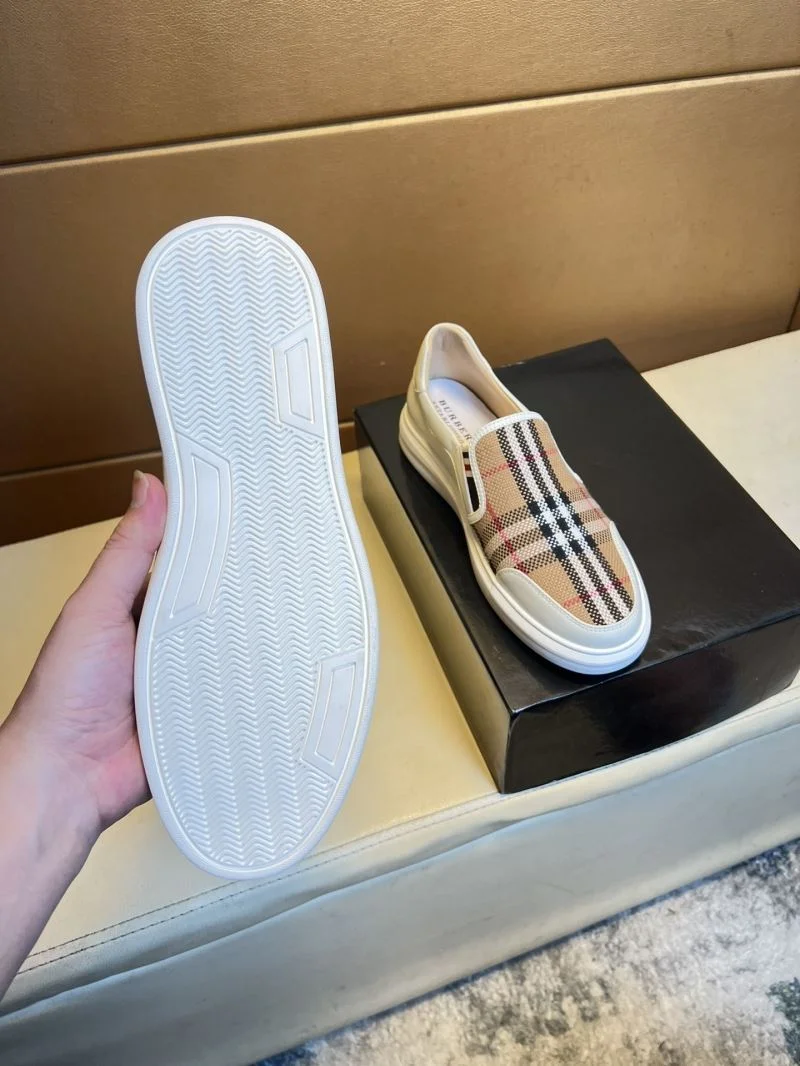 Burberry Low Shoes ZipUp 17229