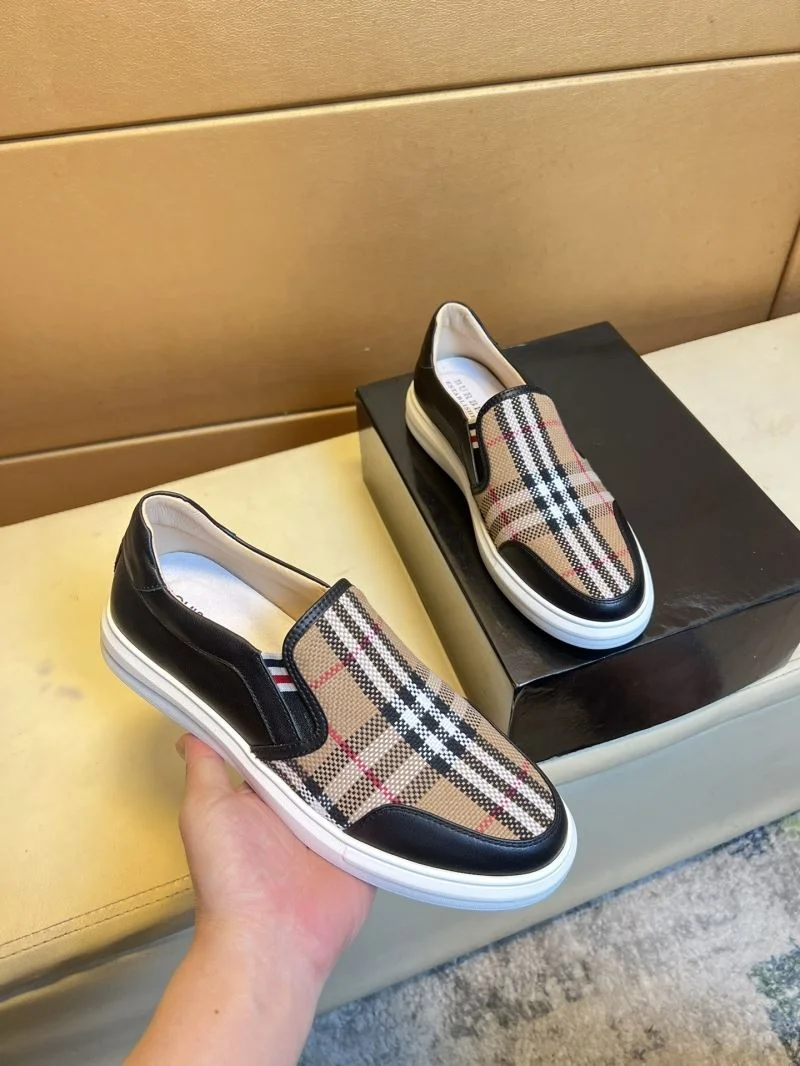 Supportive Burberry Low Shoes 17227