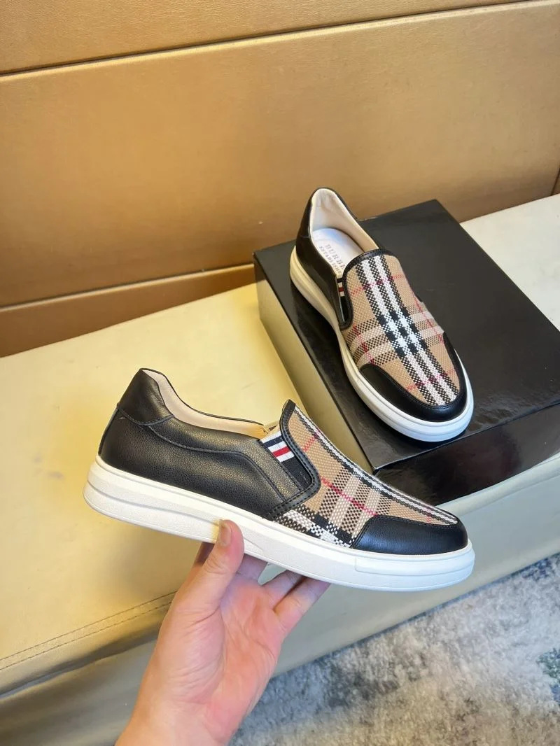 Supportive Burberry Low Shoes 17227