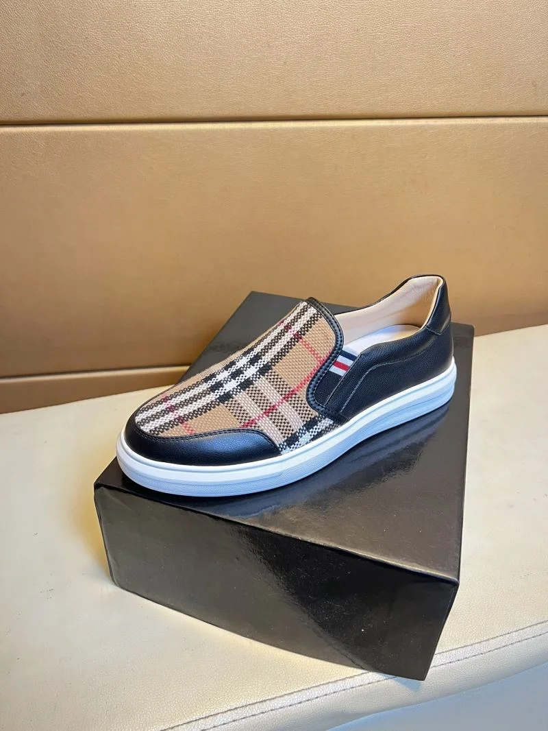 Supportive Burberry Low Shoes 17227
