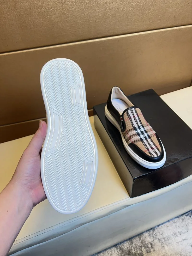 Supportive Burberry Low Shoes 17227