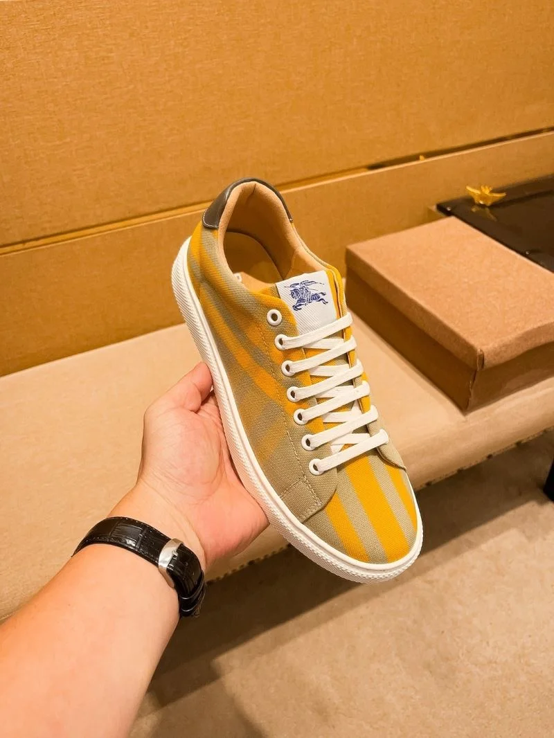 Practical Burberry Low Shoes 17223