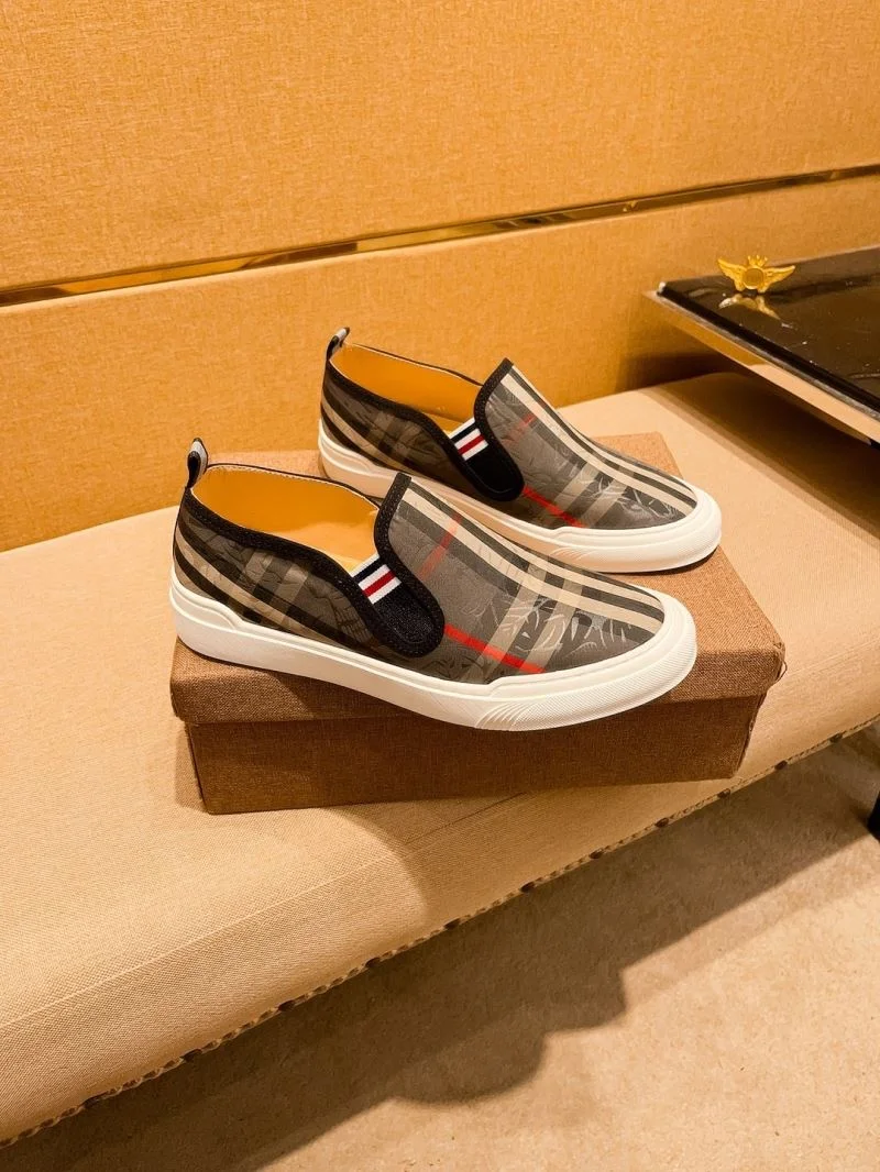 Burberry Low Shoes Unique 17226