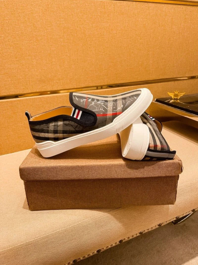 Burberry Low Shoes Unique 17226