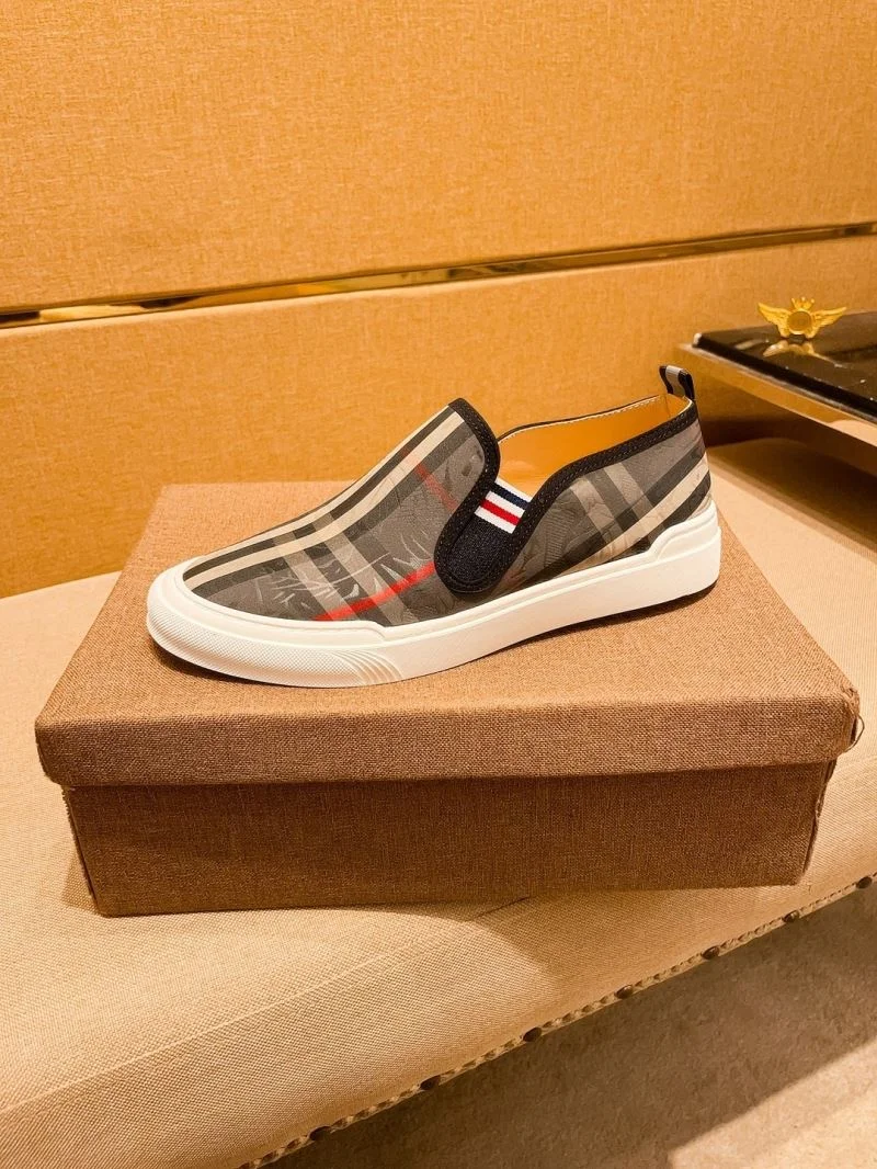 Burberry Low Shoes Unique 17226