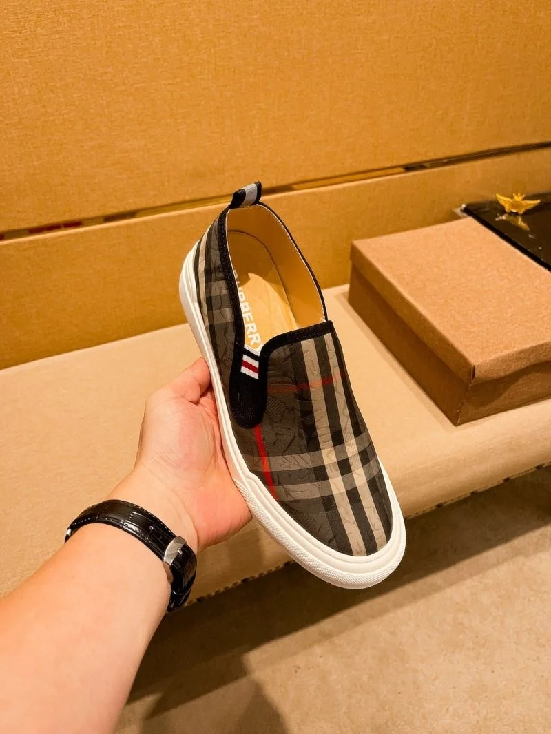 Burberry Low Shoes Unique 17226