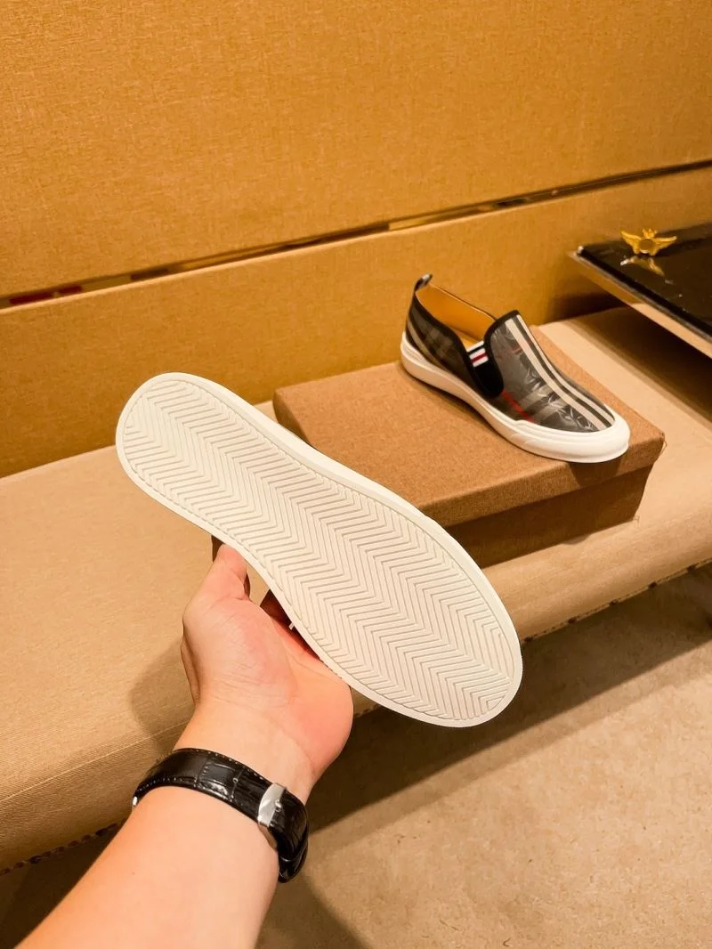 Burberry Low Shoes Unique 17226