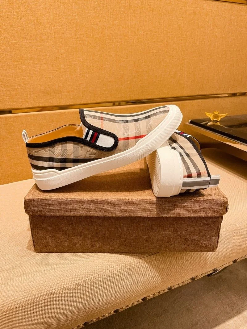 Burberry Low Shoes OdorResistant 17222