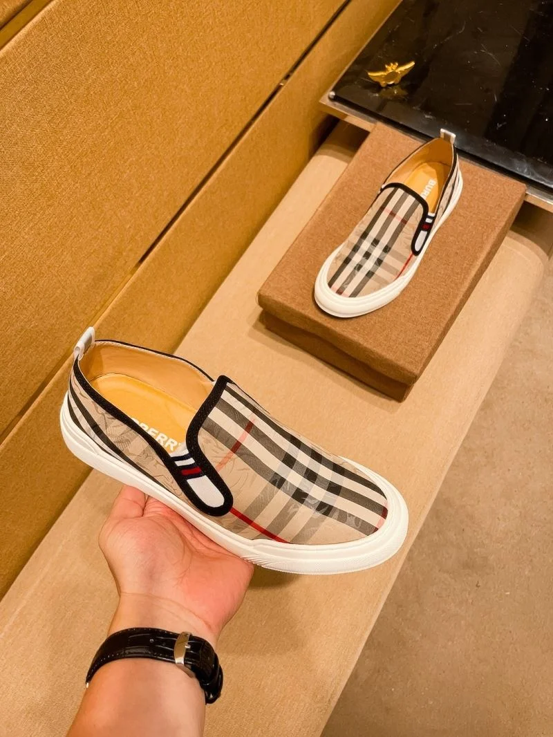 Burberry Low Shoes OdorResistant 17222