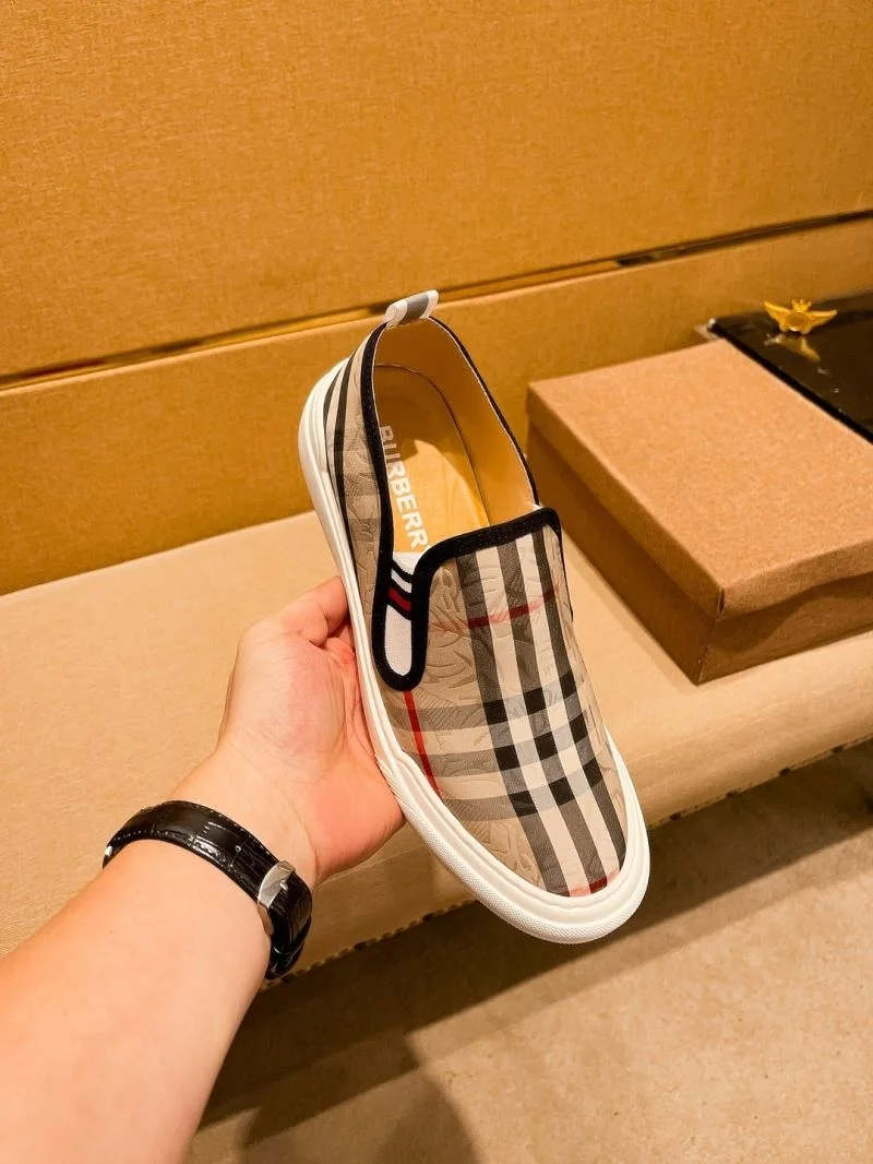 Burberry Low Shoes OdorResistant 17222