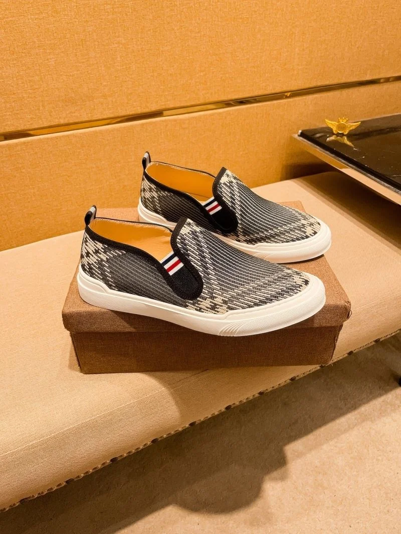 Resilient Burberry Low Shoes 17205