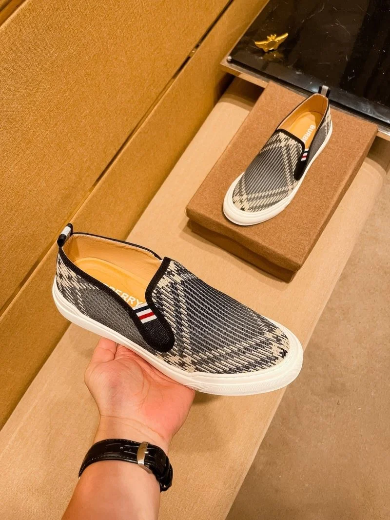 Resilient Burberry Low Shoes 17205