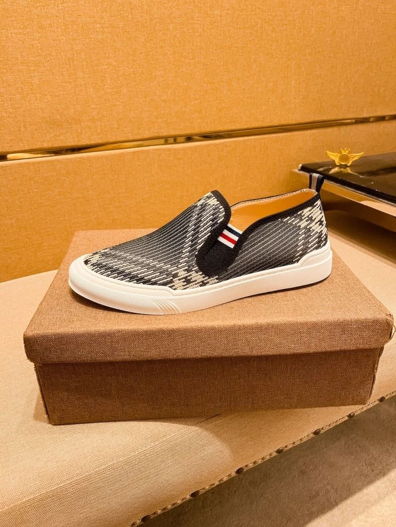 Resilient Burberry Low Shoes 17205