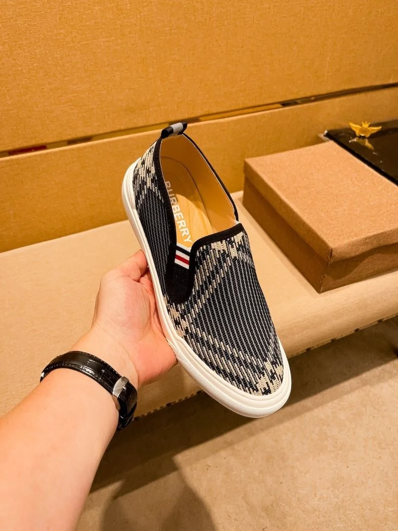 Resilient Burberry Low Shoes 17205