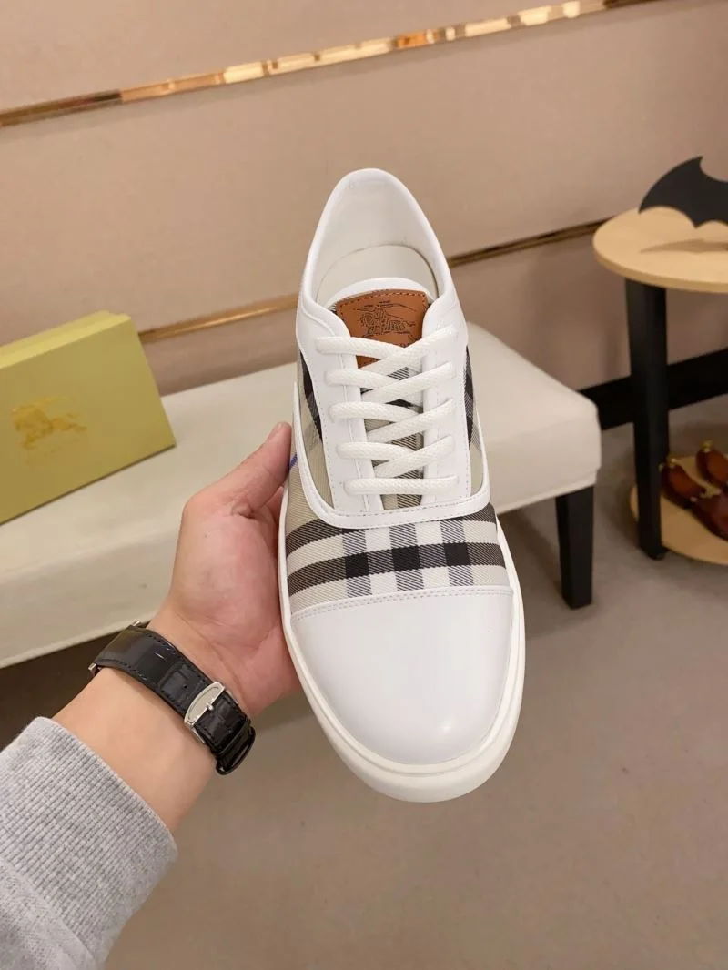 Cozy Burberry Low Shoes 17204