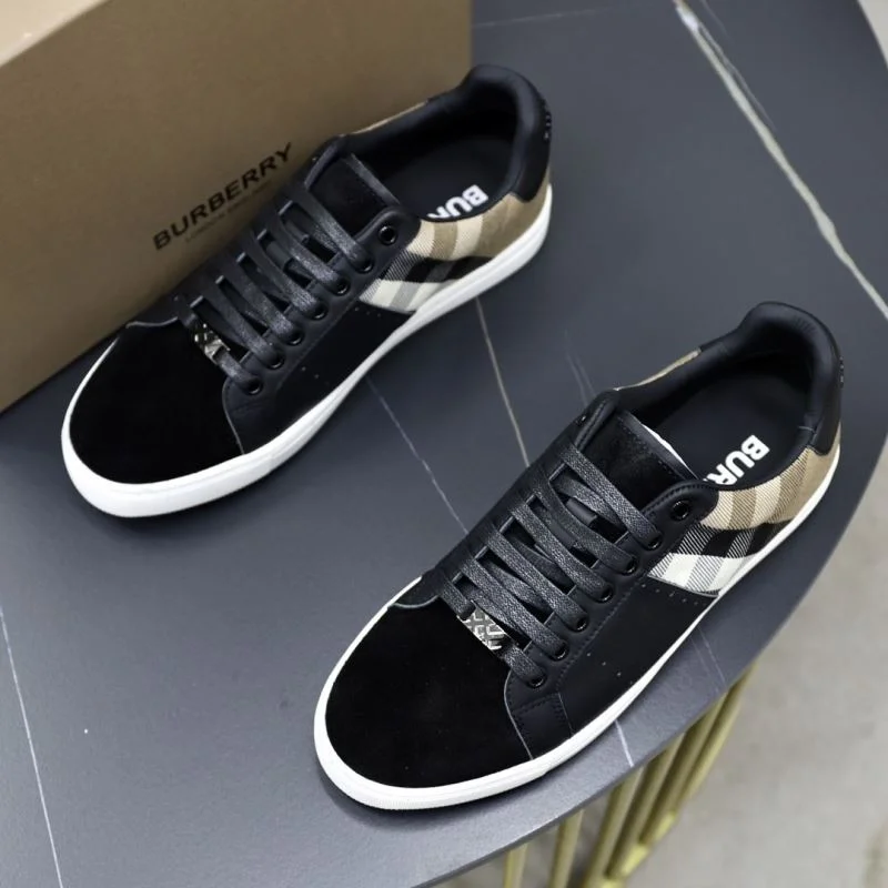 Burberry Low Shoes Snug 17207