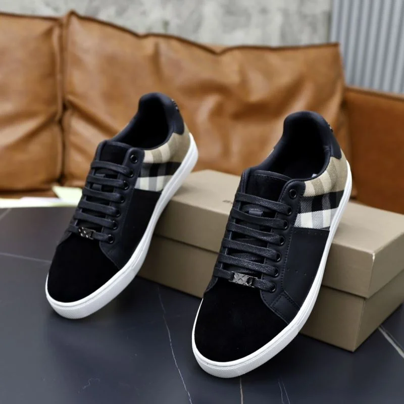 Burberry Low Shoes Snug 17207