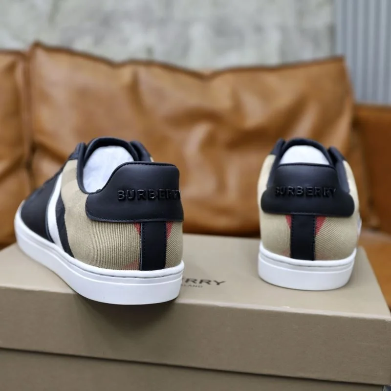 Burberry Low Shoes Snug 17207