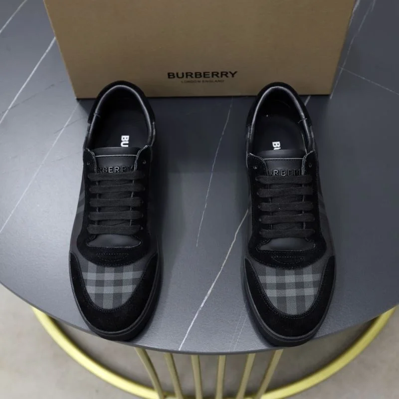 Burberry Low Shoes Stylish 17272