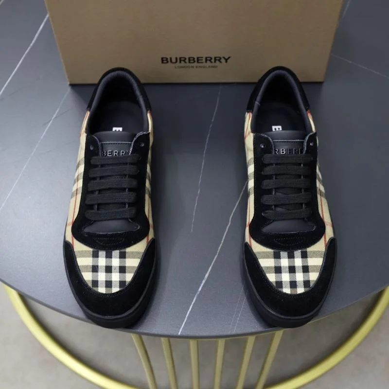 Burberry Low Shoes Timeless 17218