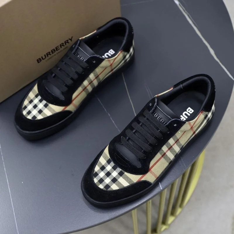 Burberry Low Shoes Timeless 17218