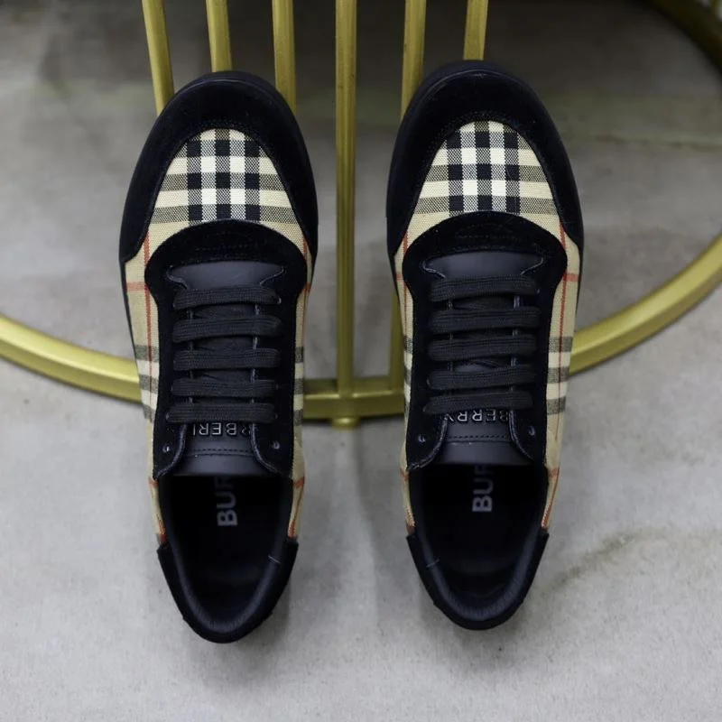 Burberry Low Shoes Timeless 17218