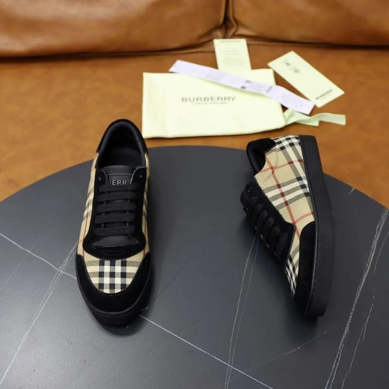 Burberry Low Shoes Timeless 17218