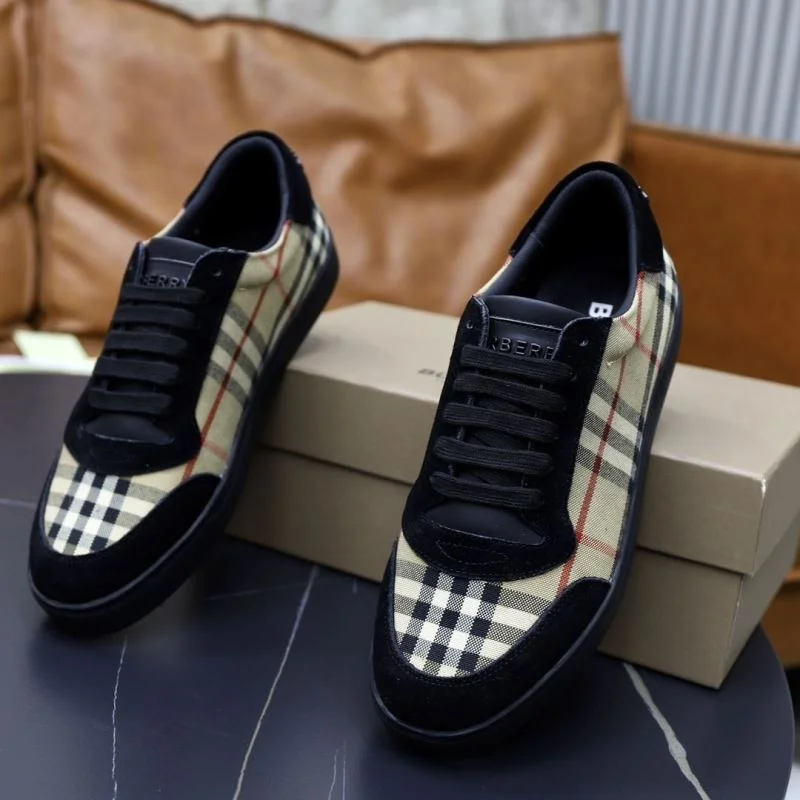 Burberry Low Shoes Timeless 17218