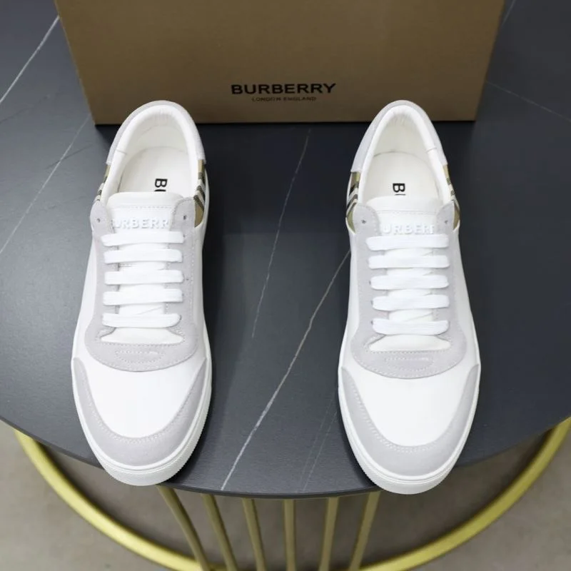 Elegant Burberry Low Shoes 17195