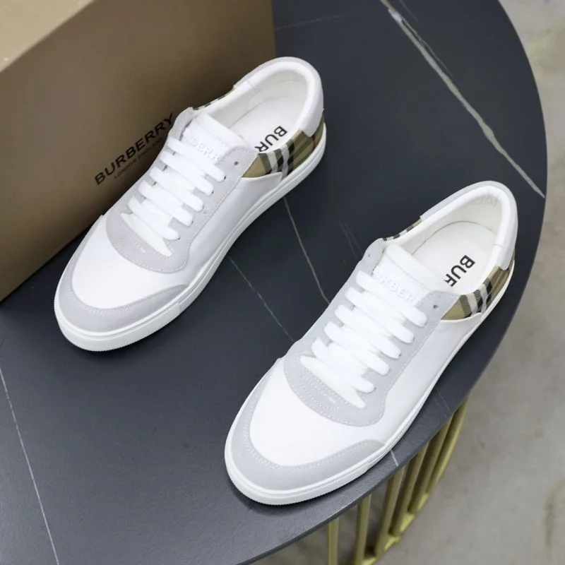 Elegant Burberry Low Shoes 17195