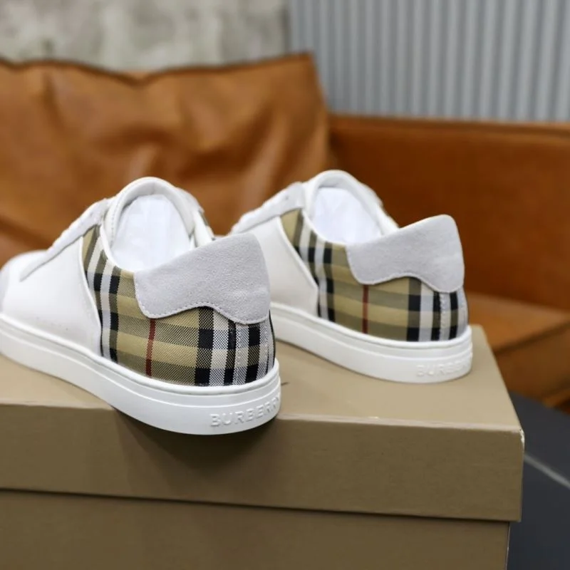 Elegant Burberry Low Shoes 17195