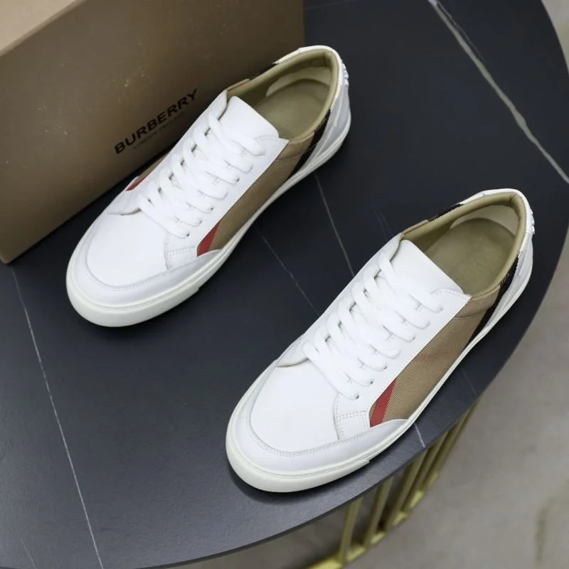 Burberry Low Shoes UrbanStyle 17203
