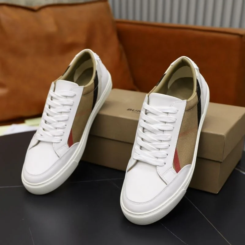 Burberry Low Shoes UrbanStyle 17203