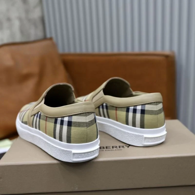 Burberry Low Shoes Resilient 17180