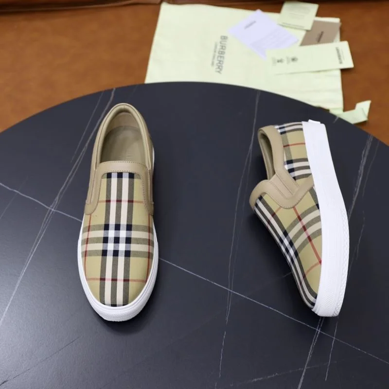 Burberry Low Shoes Resilient 17180