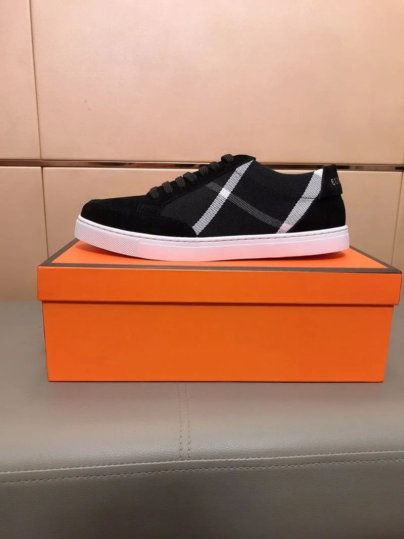 Burberry Low Shoes WrinkleFree 17184