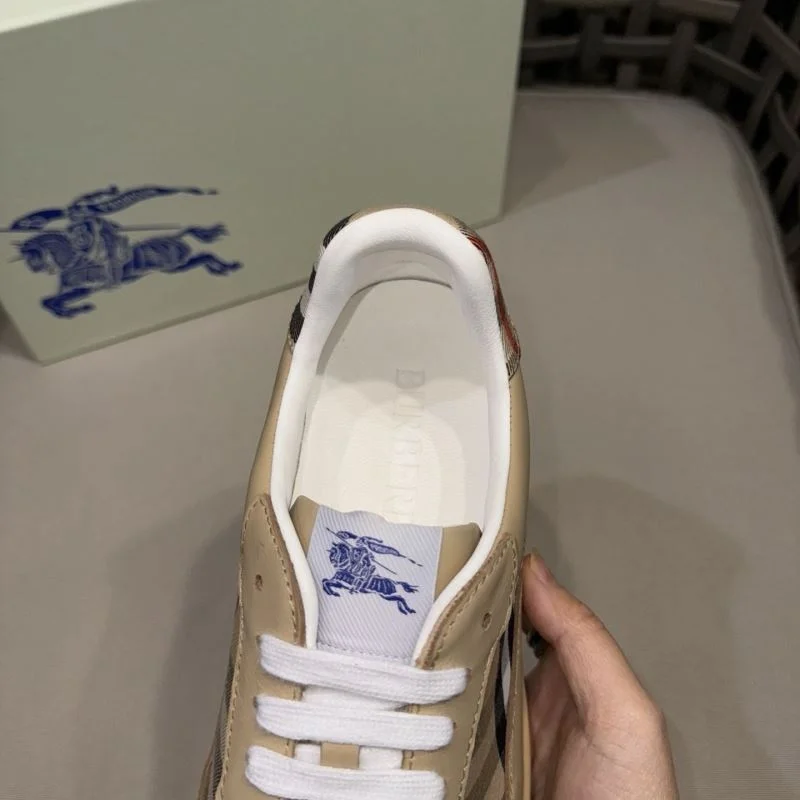 Burberry Low Shoes WeatherProof 17166