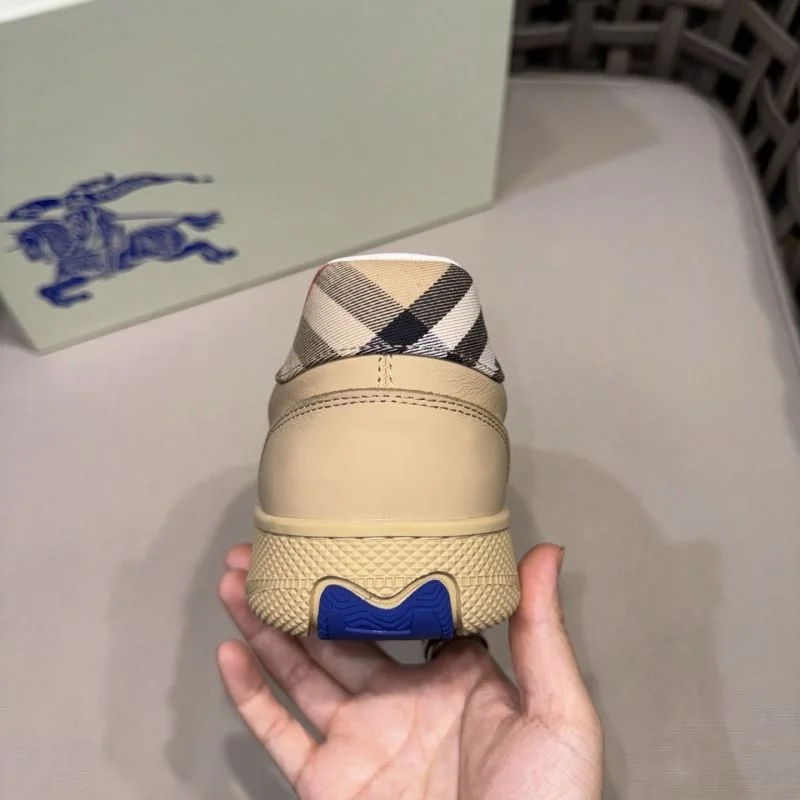 Burberry Low Shoes WeatherProof 17166