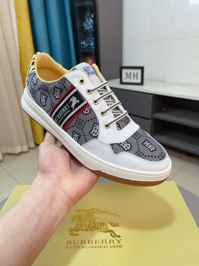 Burberry Low Shoes RelaxedFit 17193