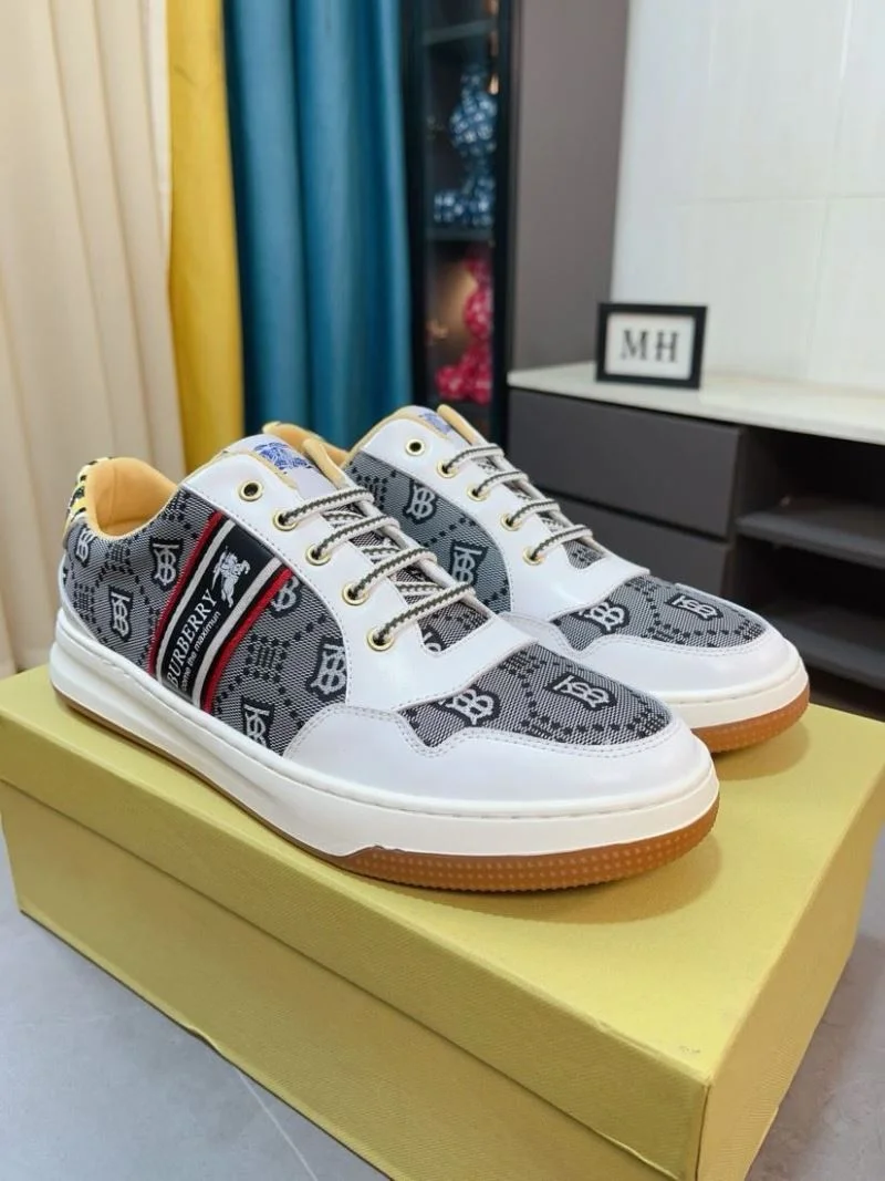 Burberry Low Shoes RelaxedFit 17193