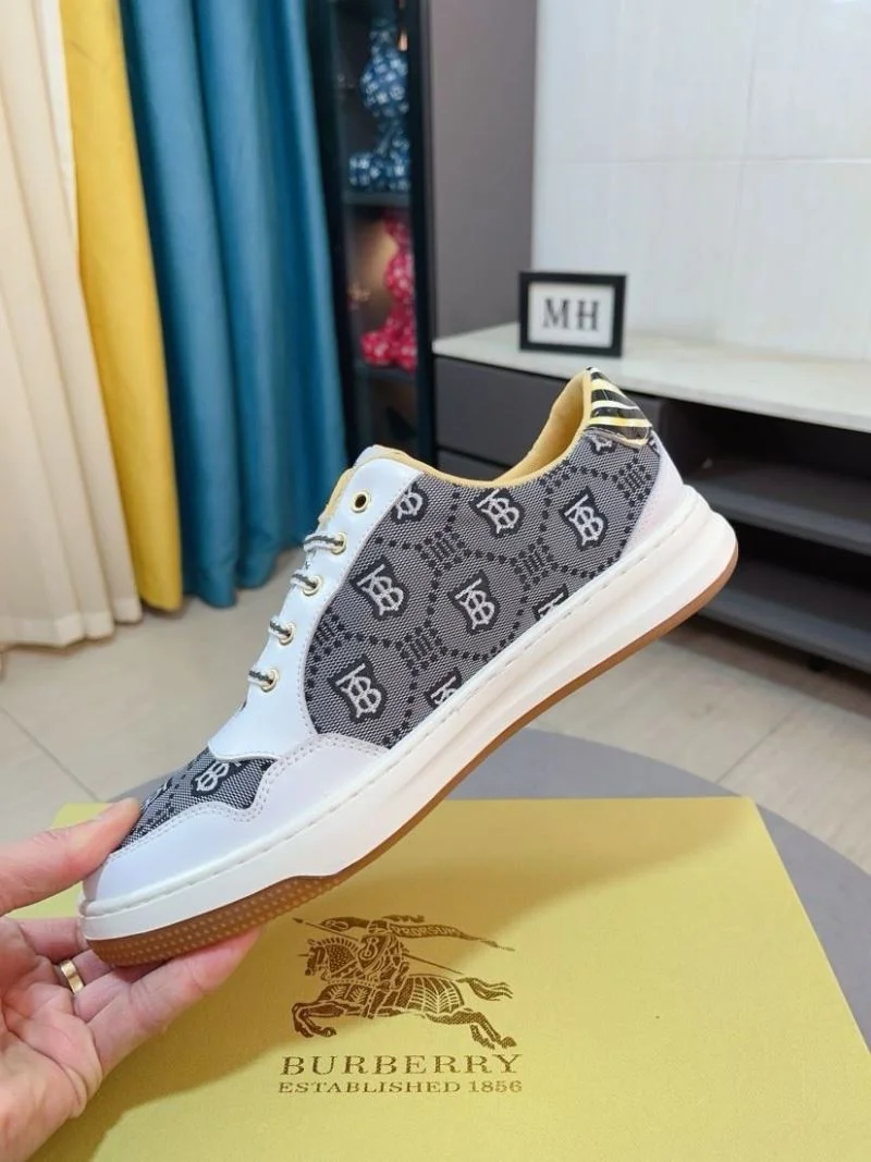 Burberry Low Shoes RelaxedFit 17193