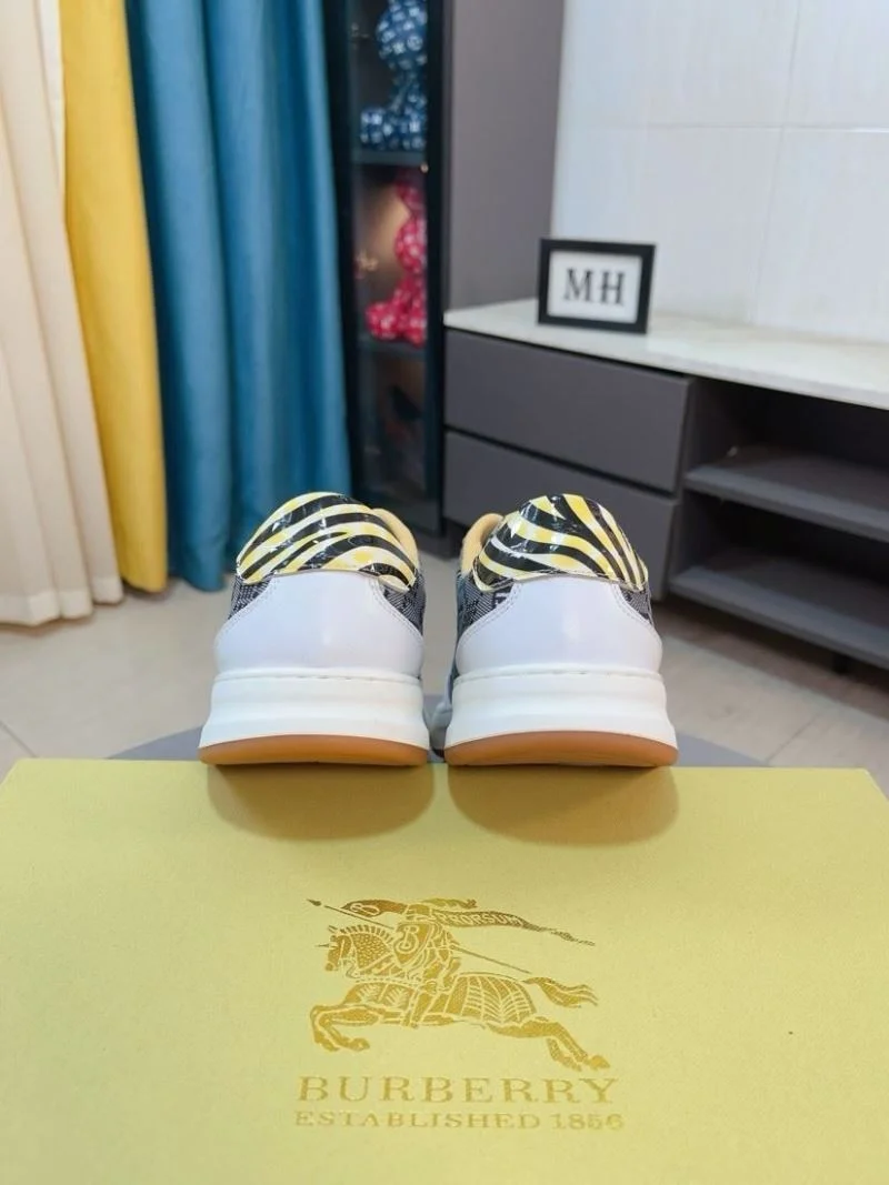 Burberry Low Shoes RelaxedFit 17193